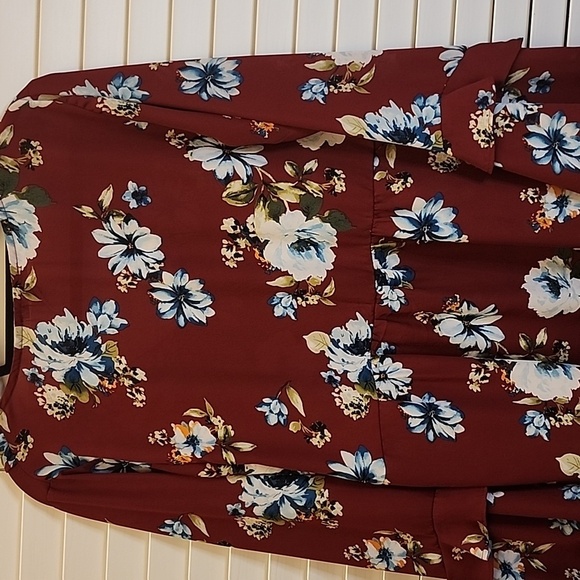 Signature STUDIO Floral Maroom Sheer Bell Sleeve Ruffled Top Large - Picture 6 of 7